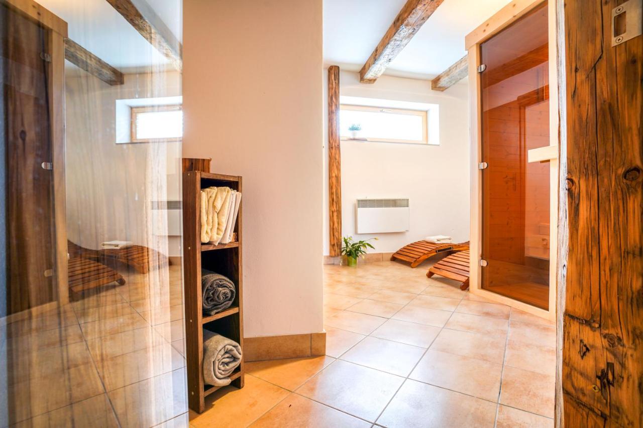 Cakyho Kuria - Mezonetovy Apartman S Krbom A Saunami 斯米扎尼 外观 照片