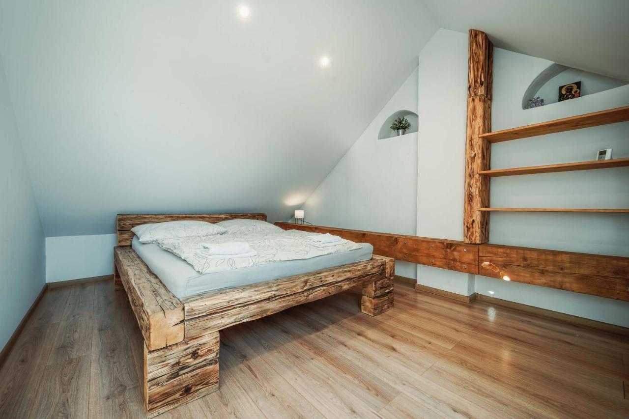 Cakyho Kuria - Mezonetovy Apartman S Krbom A Saunami 斯米扎尼 外观 照片